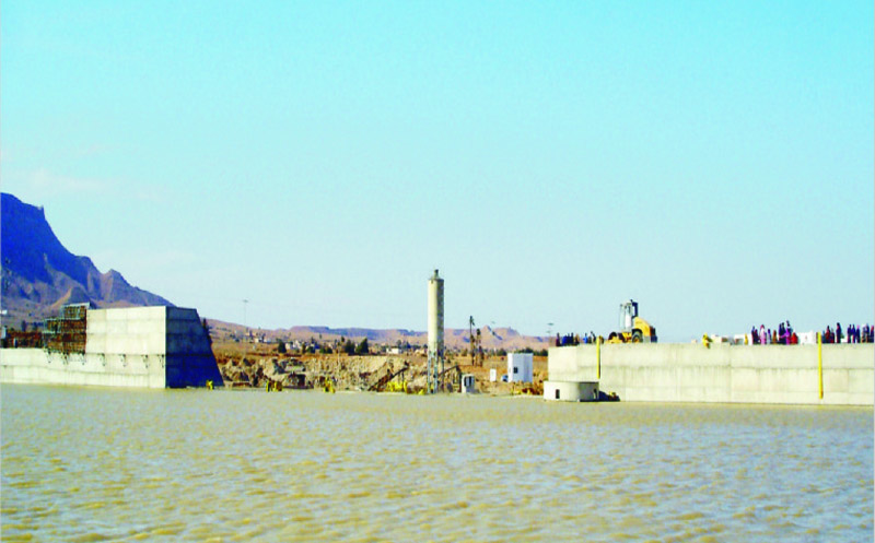 30、突尼斯達(dá)巴卜蓄水壩.JPG